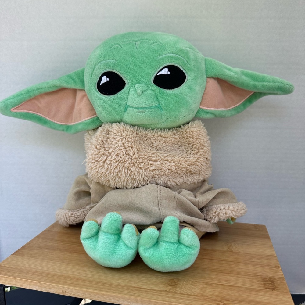 Baby Yoda The Child Plush 14" Stuffed Animal Star Wars Mandalorian Droid…